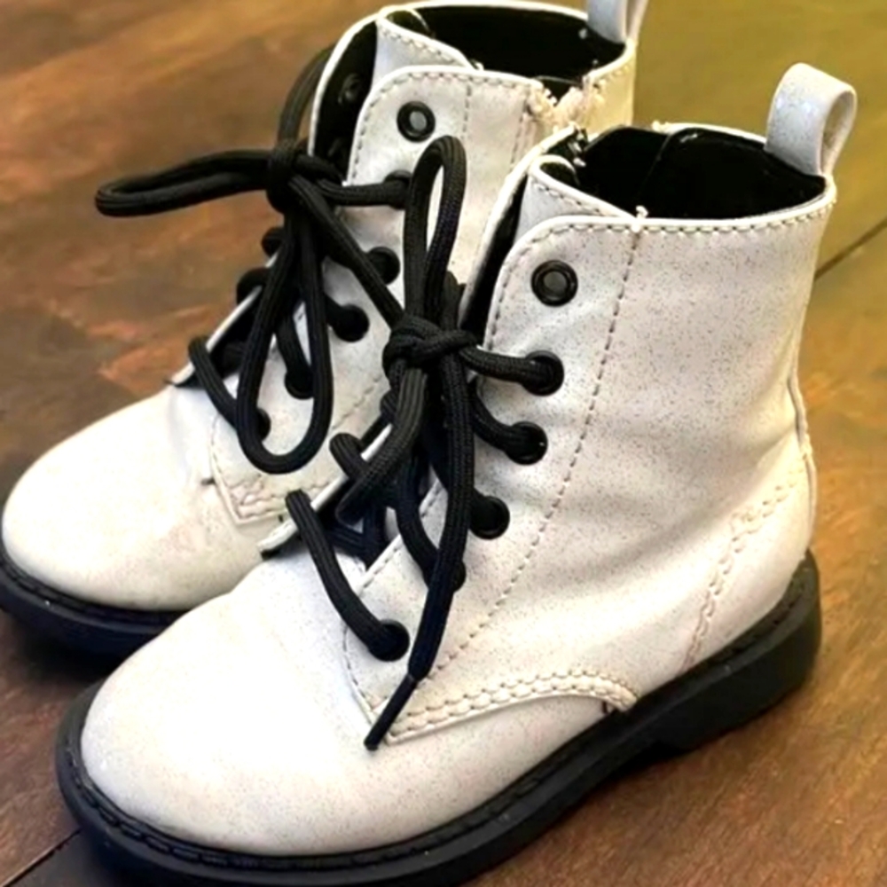 Wonder Nation Combat Boots Glitter white black girls size 8 shoes